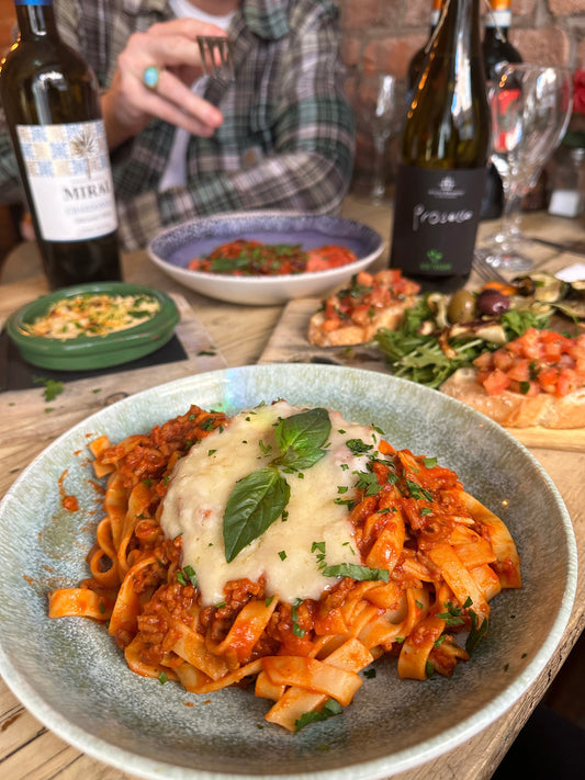 Piatti della cucina siciliana reinterpretati in chiave vegana da Sicilian NQ a Manchester